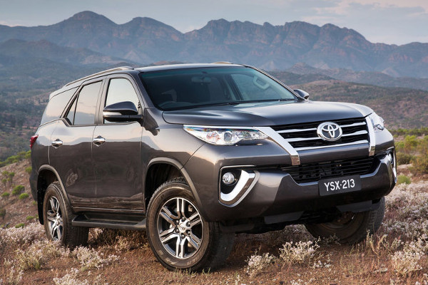 TOYOTA Fortuner